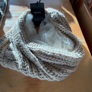 Modena Women's Cream Knit Scarf